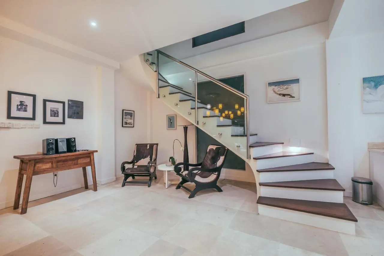 Villa The Backyard Bingin: Private Beach-View Mansion for Events Uluwatu