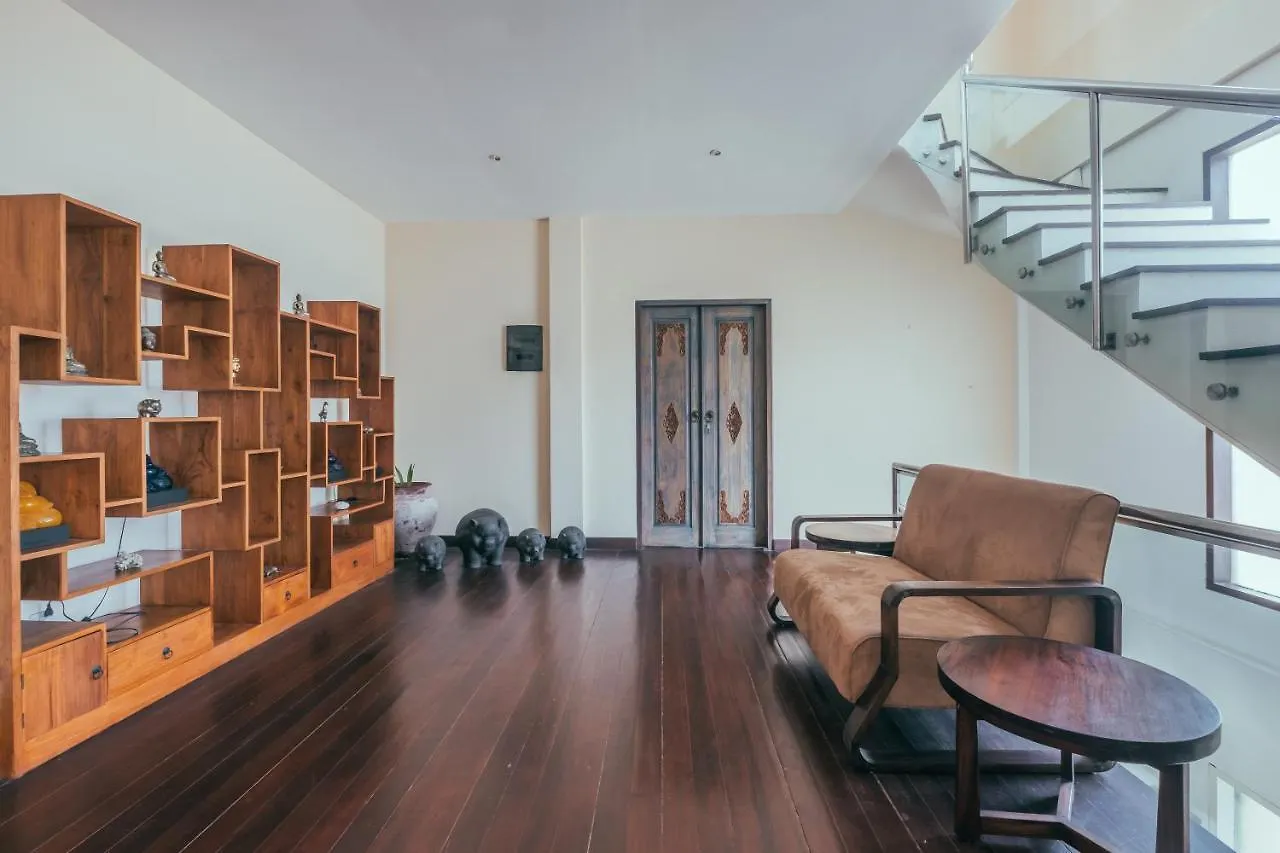 Villa The Backyard Bingin: Private Beach-View Mansion for Events Uluwatu