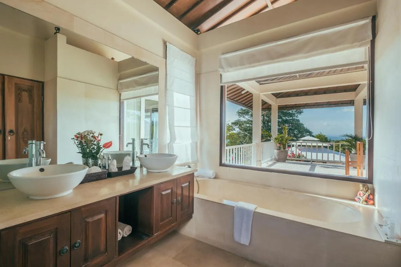 Villa The Backyard Bingin: Private Beach-View Mansion for Events Uluwatu