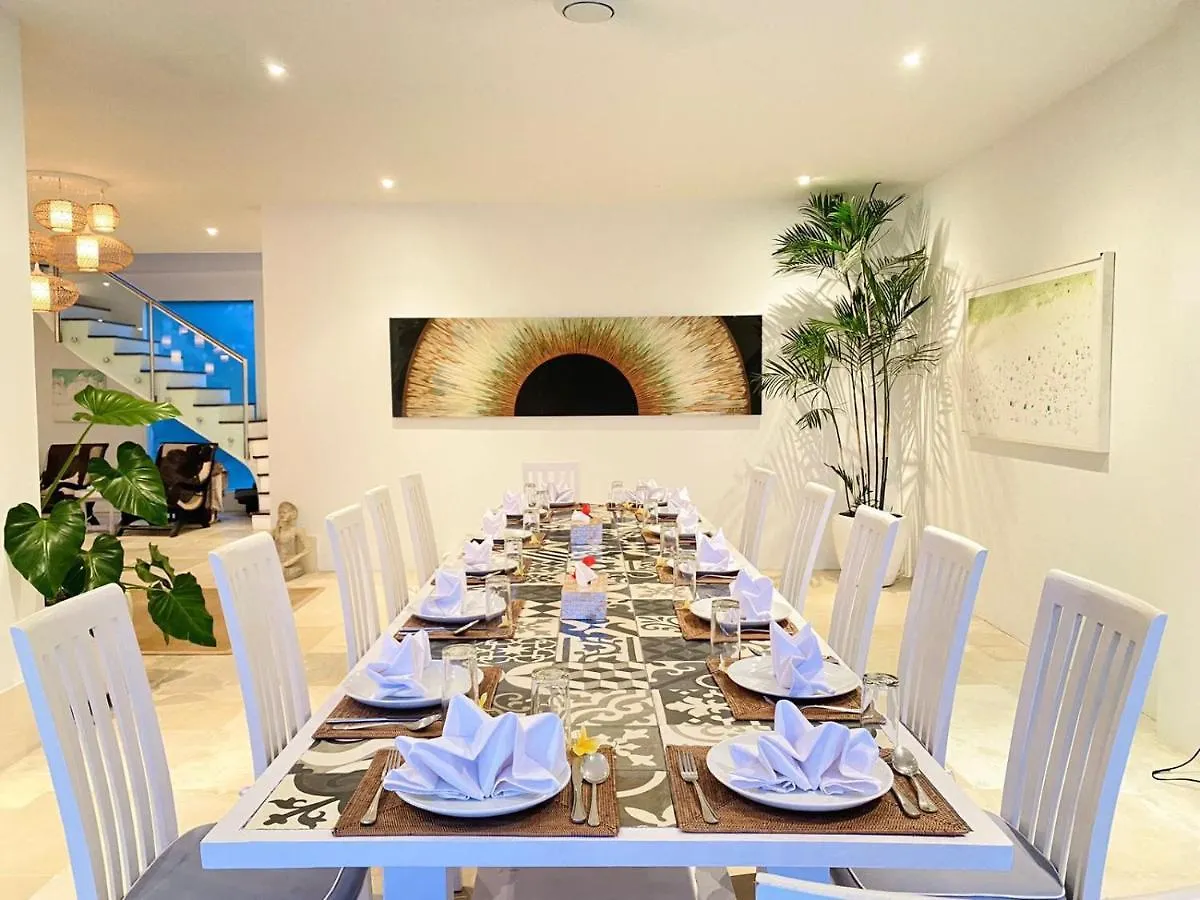 The Backyard Bingin: Private Beach-View Mansion for Events Uluwatu  Villa Uluwatu (Bali)